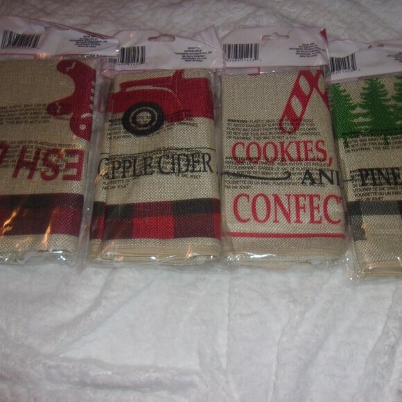 Bundle of 4 Christmas Pillow Cases new - Picture 6 of 7